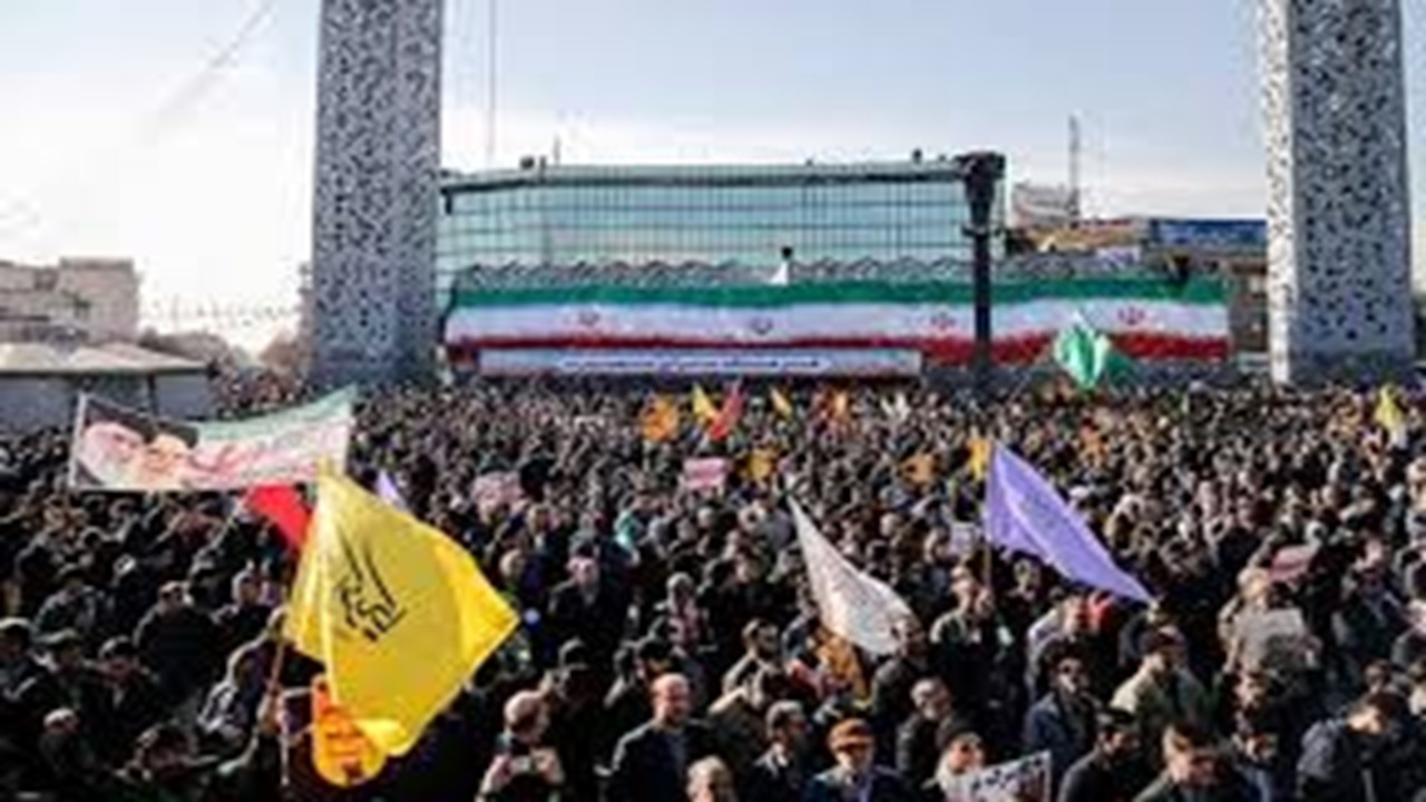 شعار «هیهات منا الذله» در پایتخت طنین‌انداز شد + فیلم