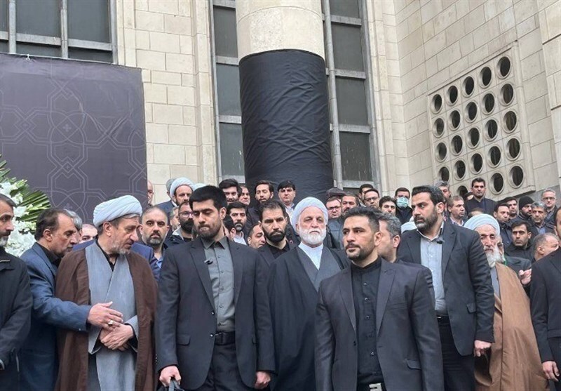 محسنی اژه&zwnj;ای در مراسم تشییع شهیدان رازینی و مقیسه