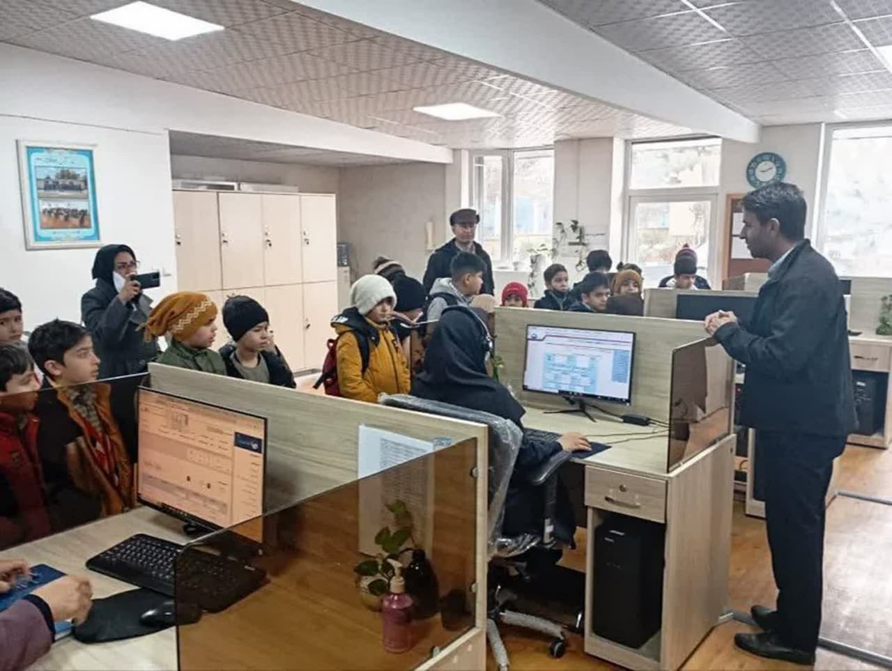 بازدید دانش آموزان از شرکت آب و فاضلاب