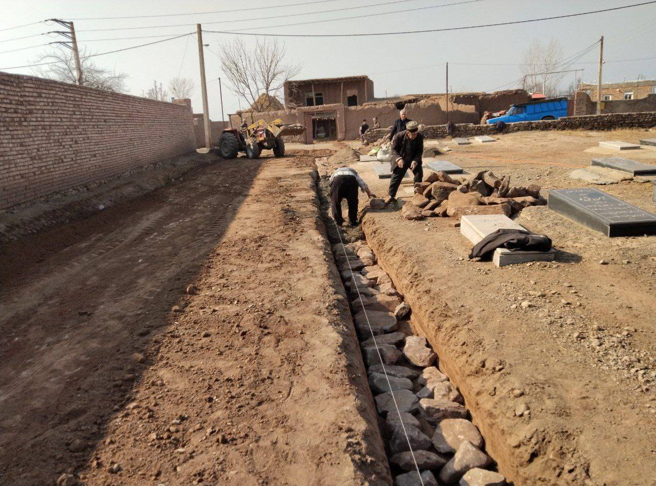 دیوار کشی به دور آرامستان دیوار کشی به دور آرامستان