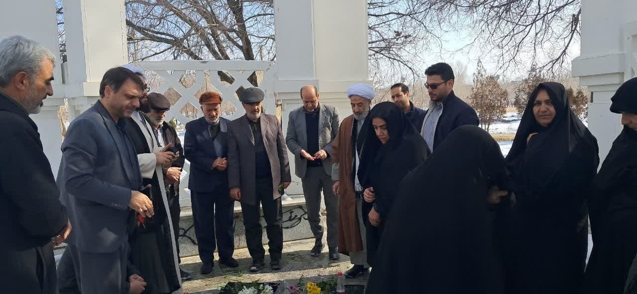 غبارروبی و عطر افشانی