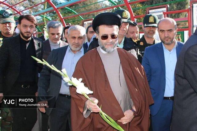 انقلاب اسلامی در سایه رهبری به دنیا نورانیت و معنویت بخشیده است