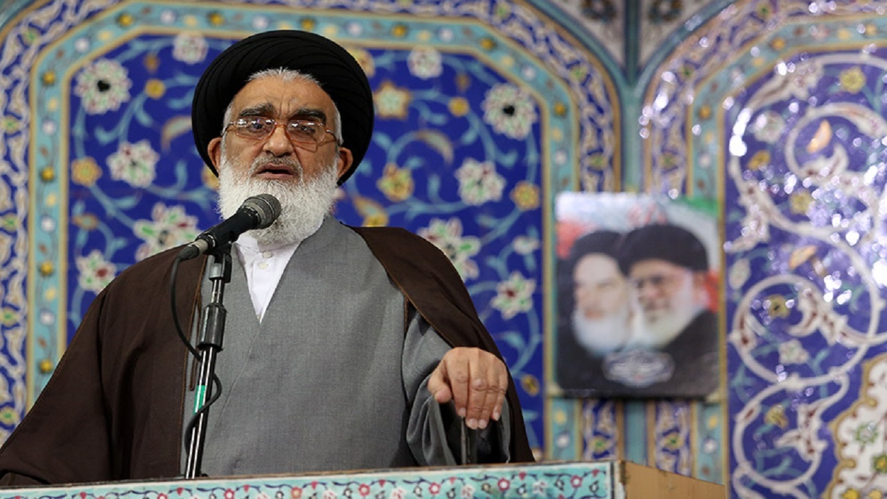 مردم در راهپیمایی ۲۲ بهمن فتنه‌های دشمن را نقش‌برآب می‌کنند