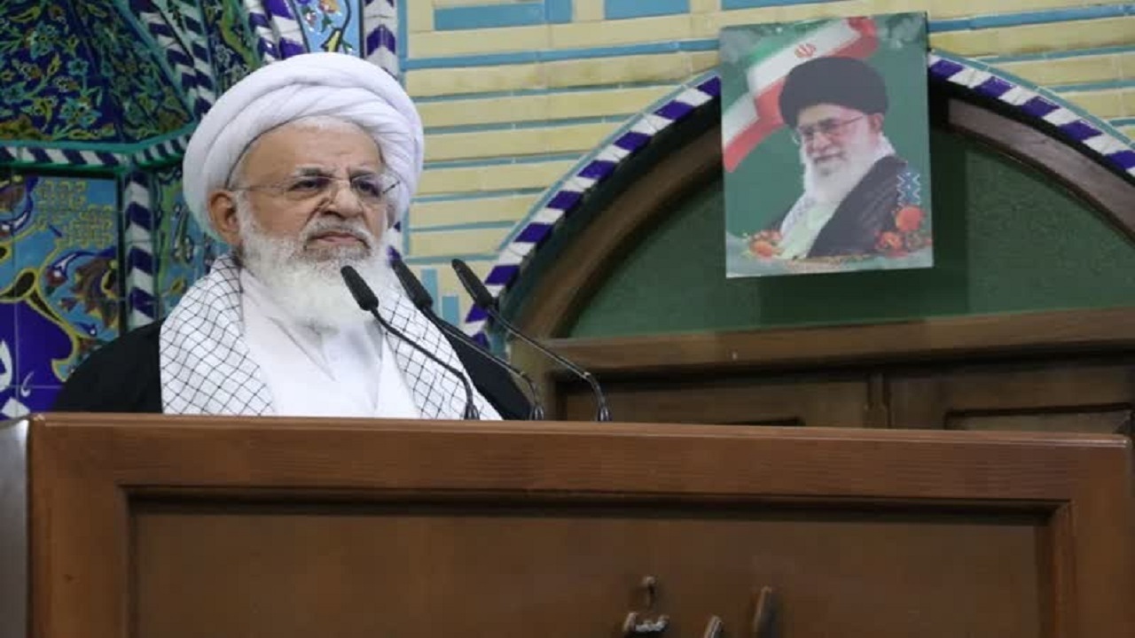 هدف نهضت امام (ره) ایستادگی مقابل آمریکا بود