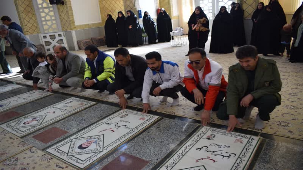 تجدید میثاق مردم و مسئولان شهرستان بهاباد با شهدا