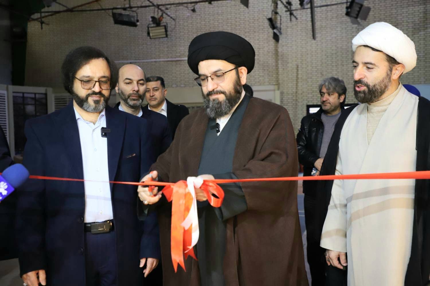 بازدید چندساعته نماینده ولی فقیه در استان و امام جمعه زنجان از صداوسیما