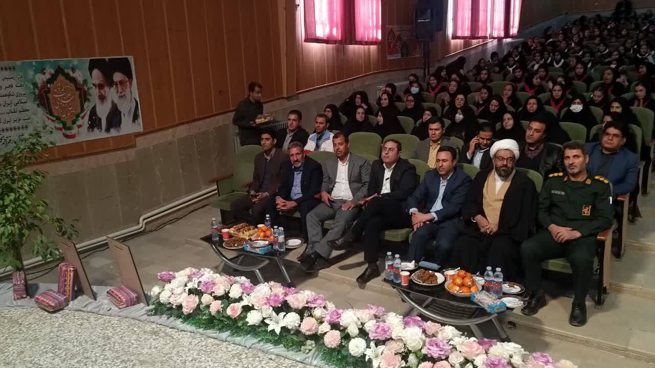 نواخته شدن زنگ انقلاب در مدارس خاتم، بهاباد و بافق