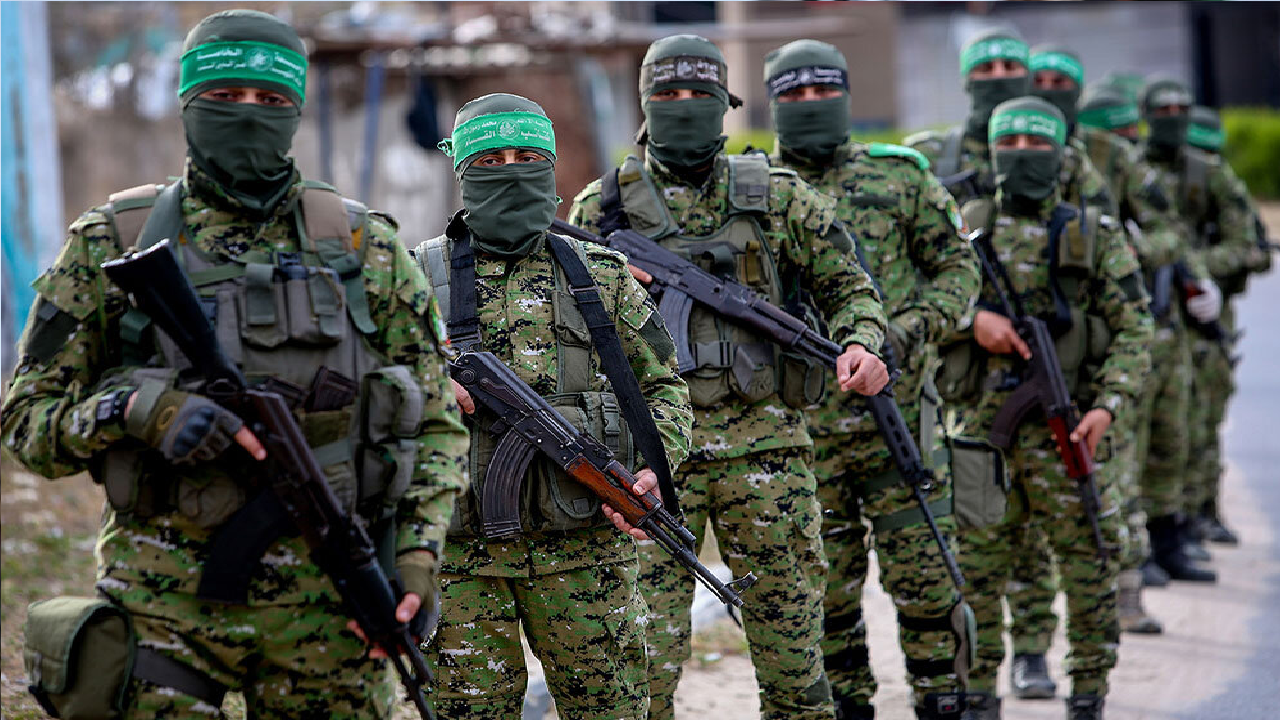 صدها جنگجوی فلسطینی در بندر غزه هنگام آزادی یک اسیر