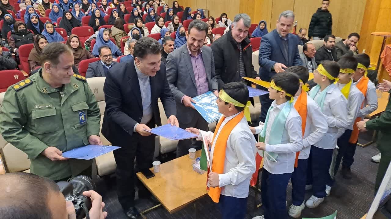 جشن پیروزی انقلاب در مدارس شهرستان خوی