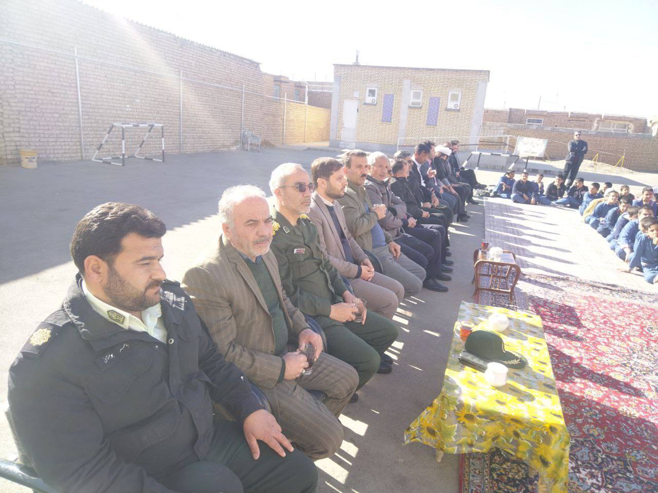 نواخته شدن زنگ انقلاب در مدرسه