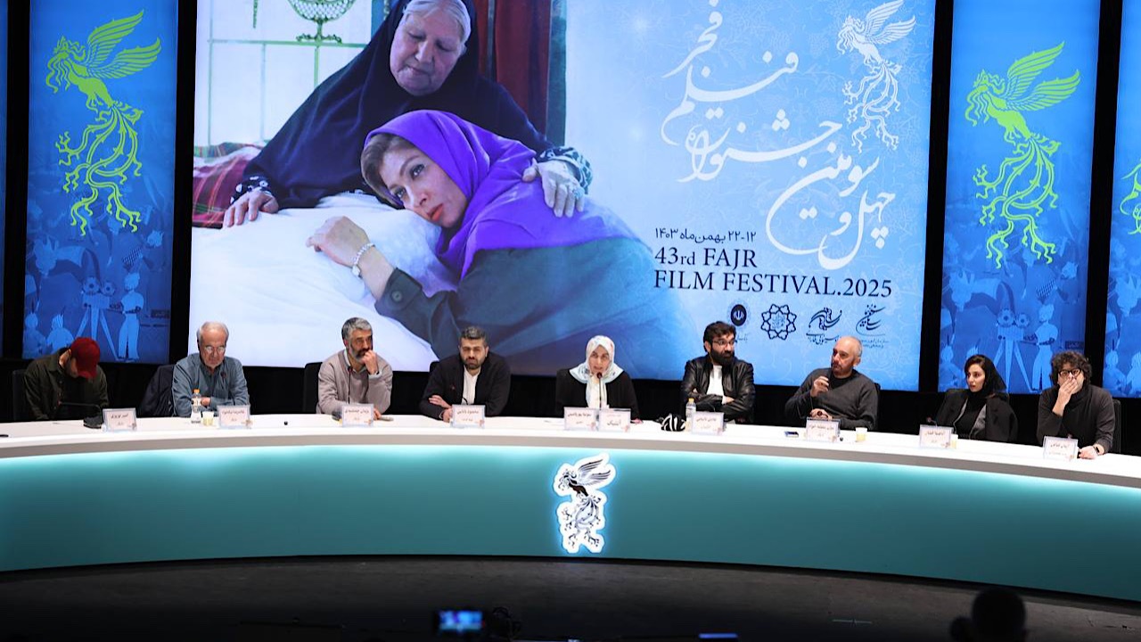 «آنتیک» انتقادی به تاسیسات مذهبی غیر واقعی و به‌جا مانده از تاریخ است