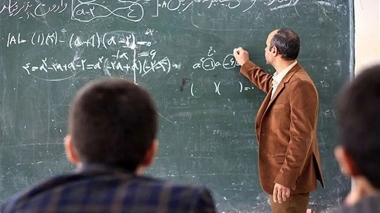 باقی‌مانده پاداش فرهنگیان بازنشسته ۱۴۰۲ به زودی واریز می‌شود