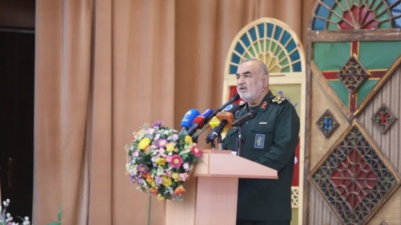 سردار سلامی: دشمنان سپاه به ظاهر مجتمع بودند، اما قلب‌هایشان پراکنده بود