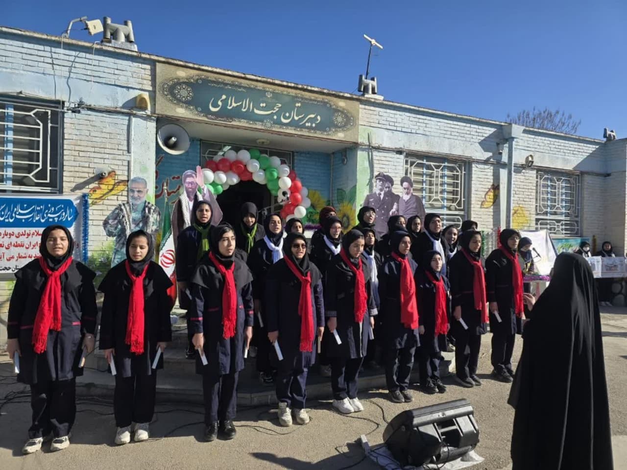 حضور دانش آموزان در مدرسه