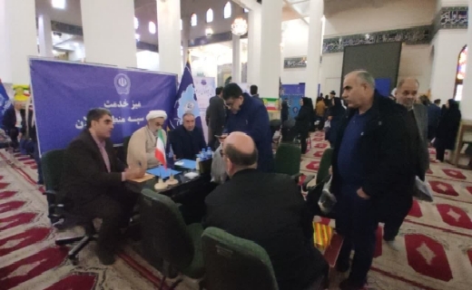 میز خدمت در مصلای  رشت + عکس