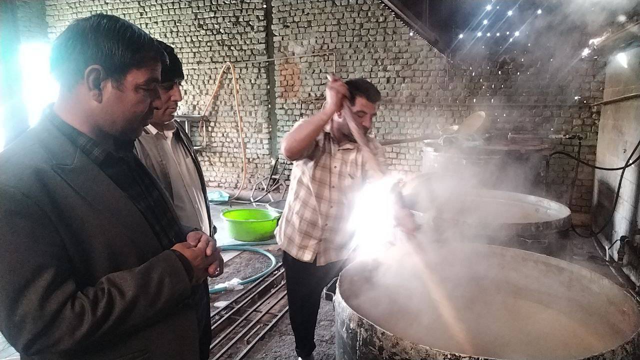 پخت حلیم نذری در انابد به مناسبت اعیاد شعبانیه