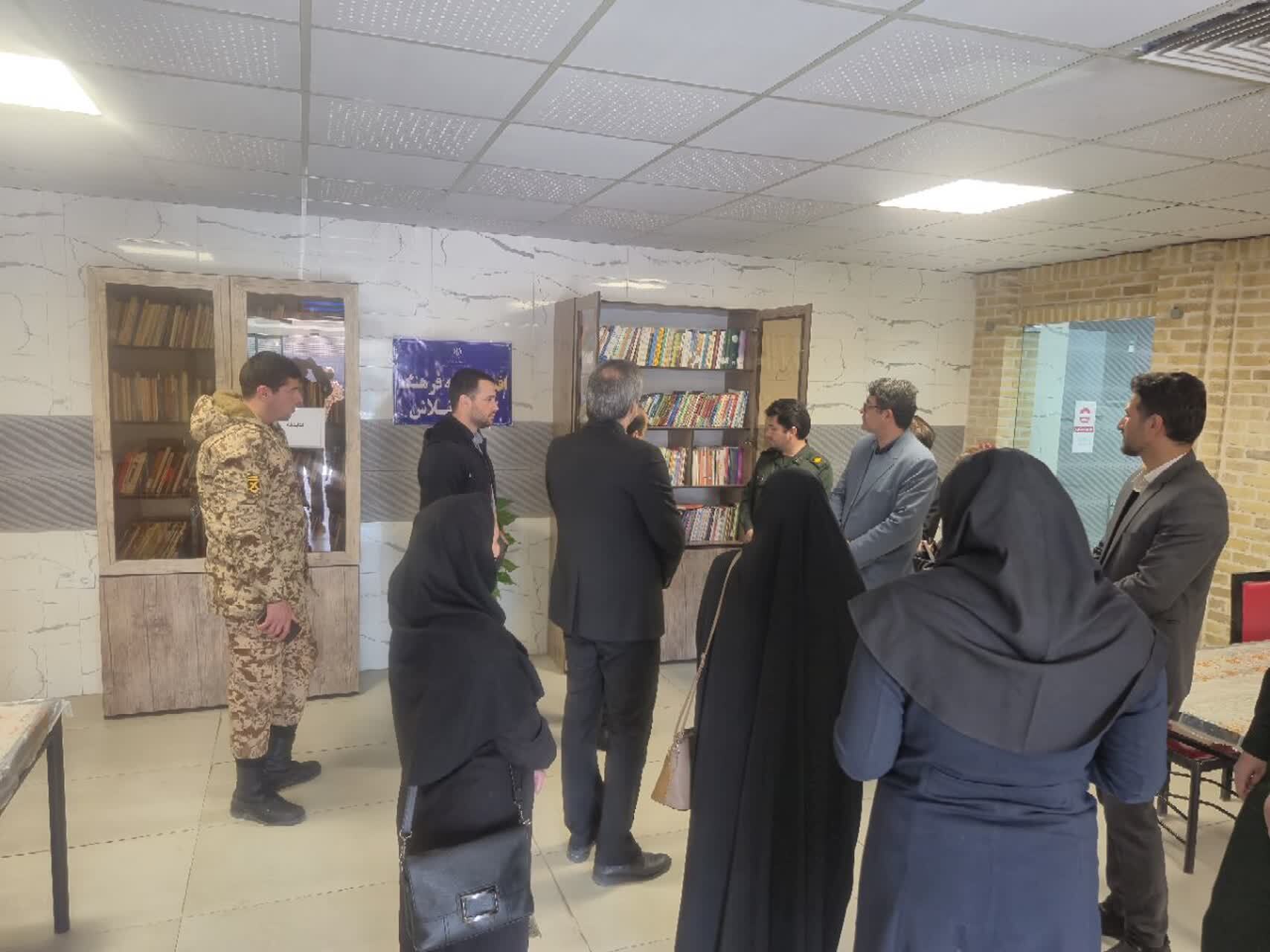 افتتاح کتابخانه قفسه باز در خط تولید کارخانه مهراس کویر