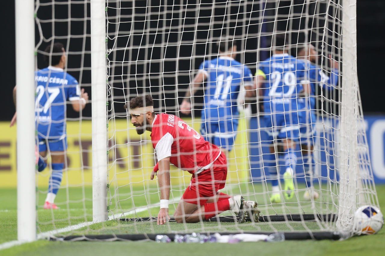 فرشاد فرجی با بانداژ سر در بازی مقابل الهلال فرشاد فرجی با بانداژ سر در بازی مقابل الهلال