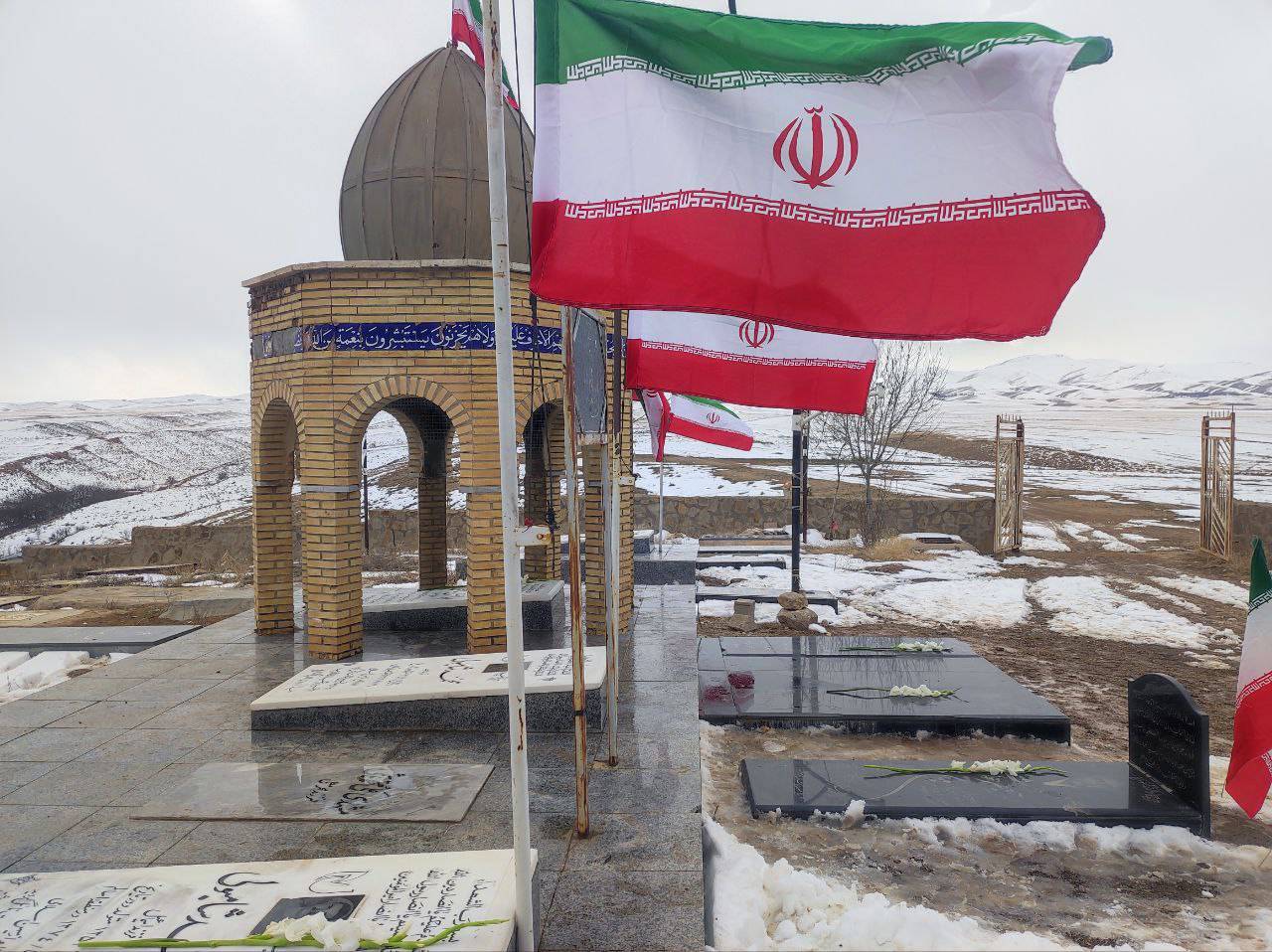 گلزار شهدای روستای توآباد