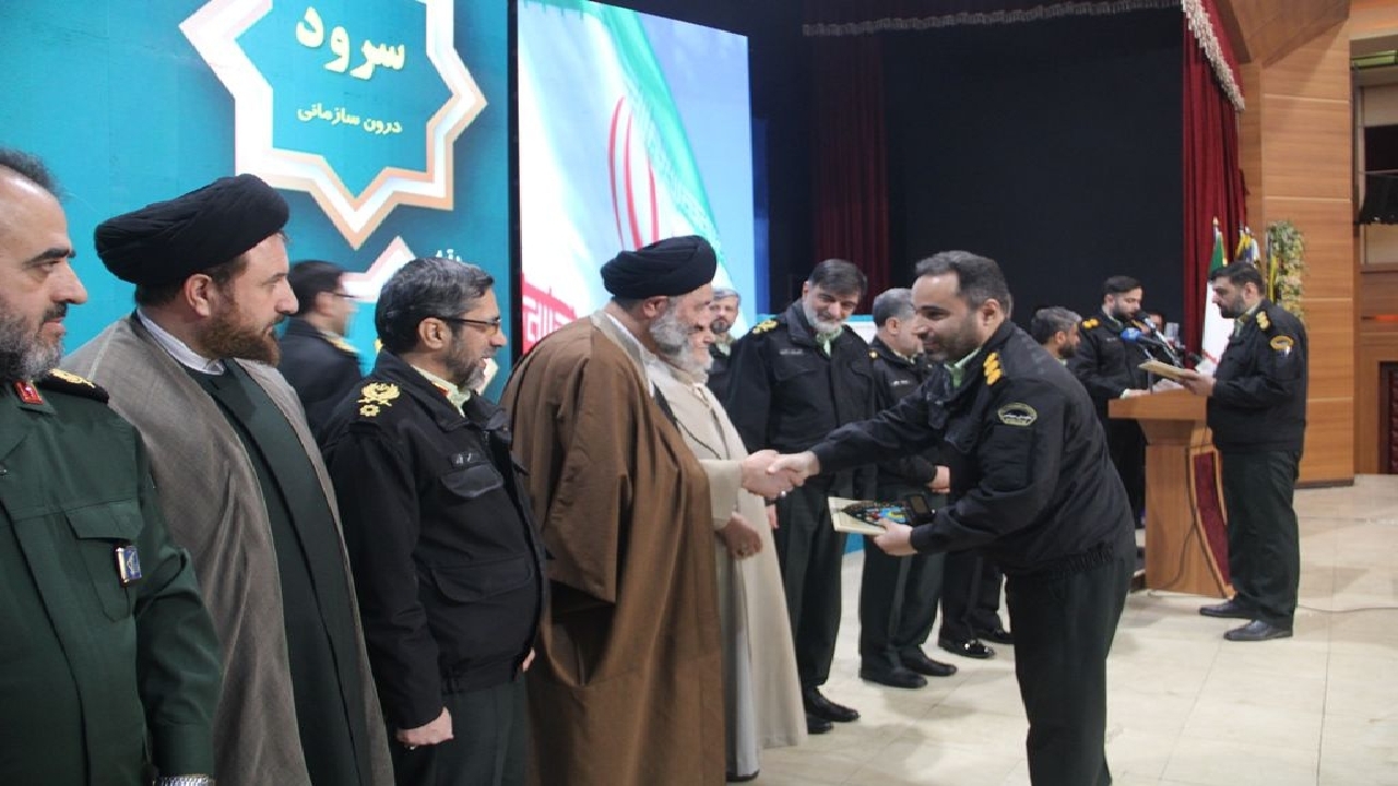 تجلیل از آثار برتر نخستین اجلاسیه سراسری  نماز نیرو‌های مسلح + عکس
