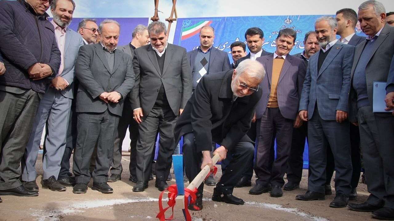آغاز ساخت ۵ نیروگاه خورشیدی در استان سمنان