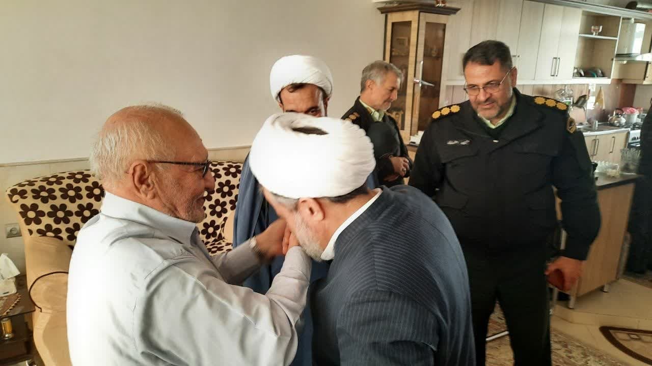 دیدار با خانواده شهدا