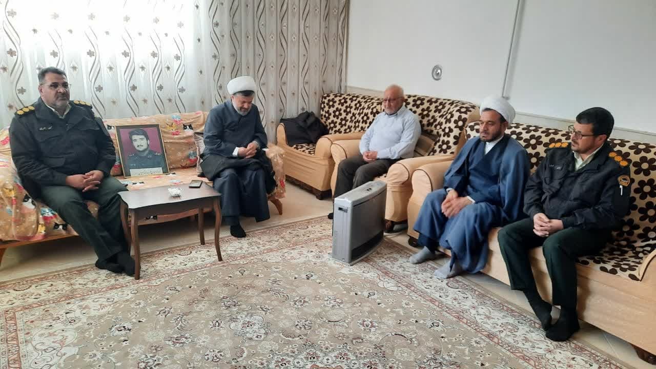 دیدار با خانواده شهدا