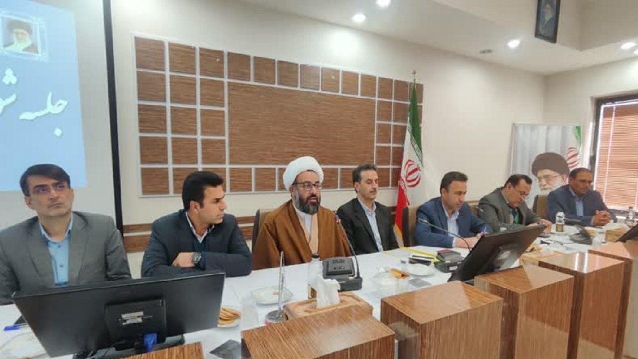 پیگیری الویت‌های شهرستان خاتم /واحد‌های گلخانه‌ای با مشکل تامین گاز روبه رو هستند