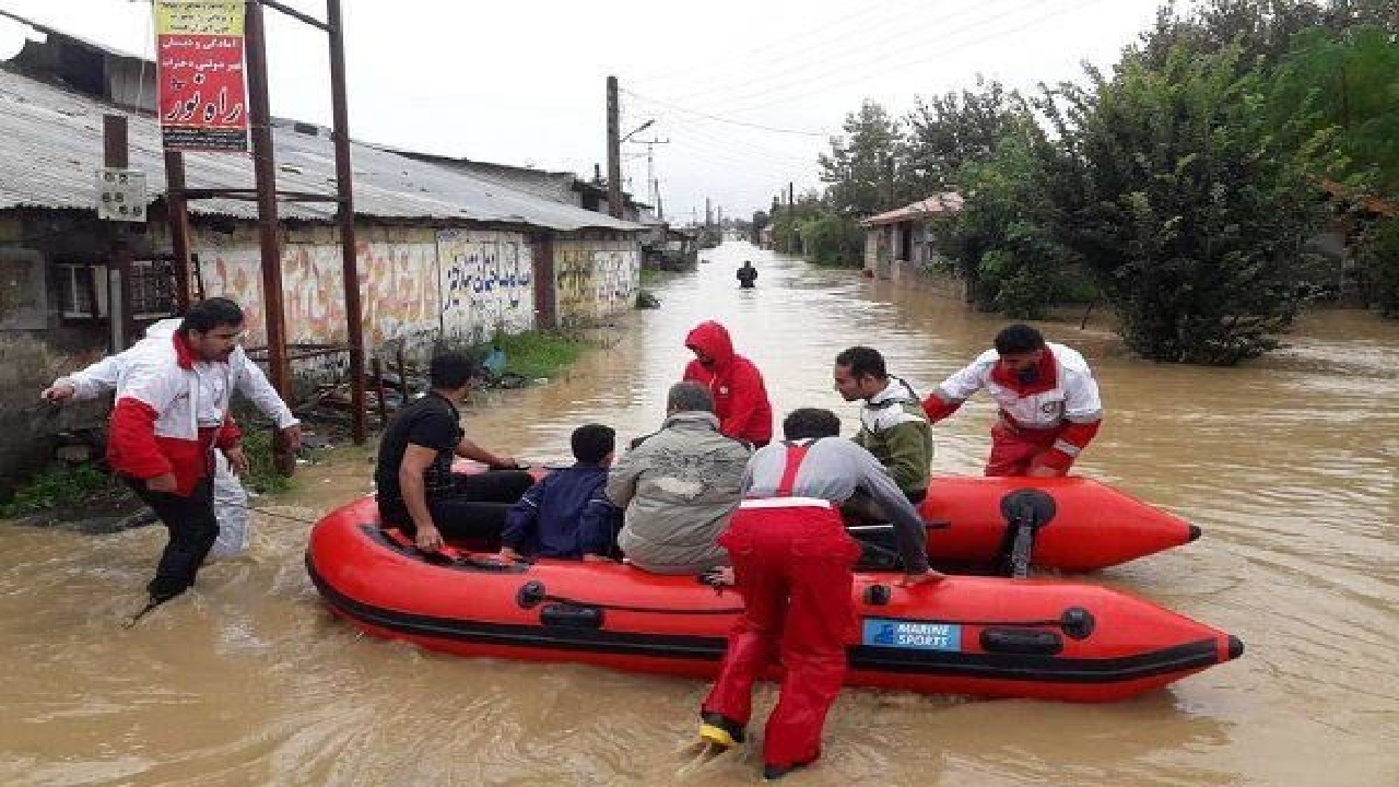 بالا آمدن سطح آب رودخانه های رشت/ ۱۰۰ خانه دچار آبگرفتگی شد