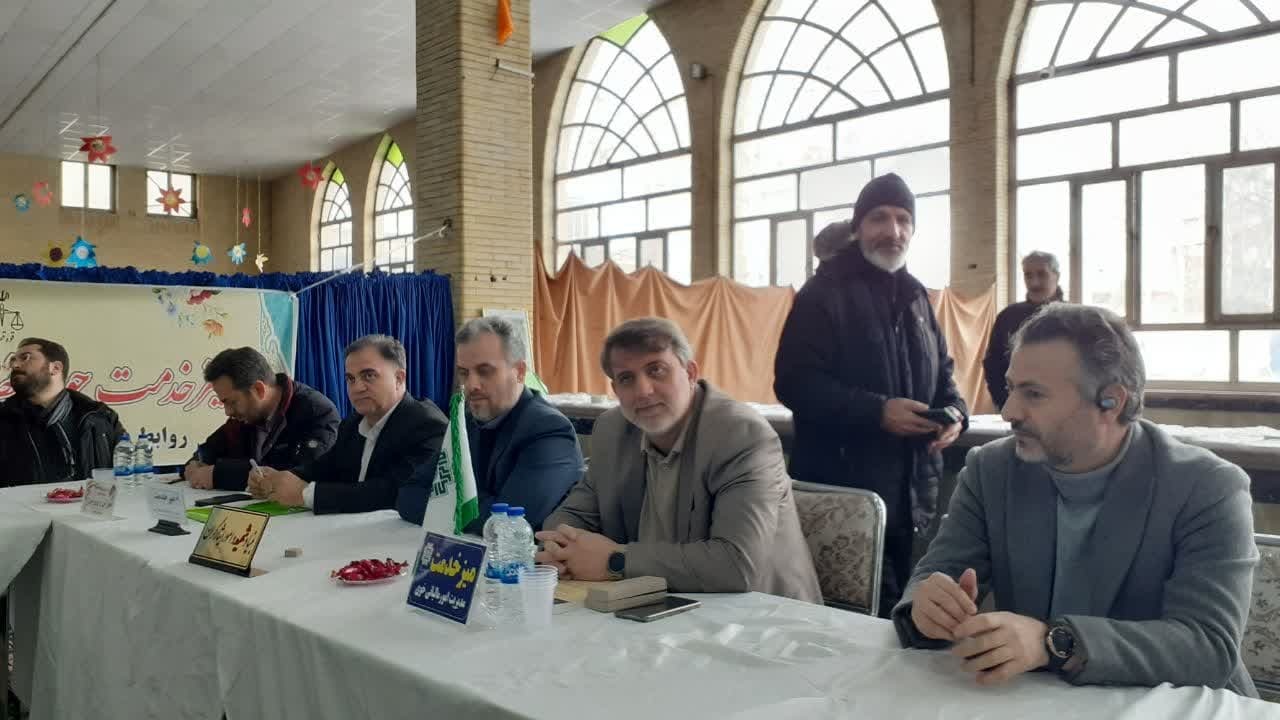 دیدار مسئولان با مردم