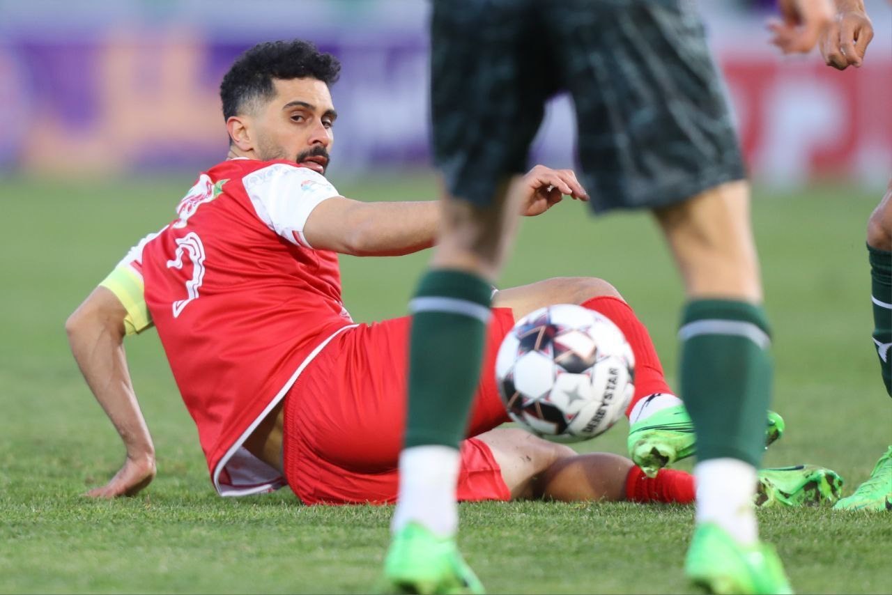 نمایی از بازی ذوب آهن و  پرسپولیس