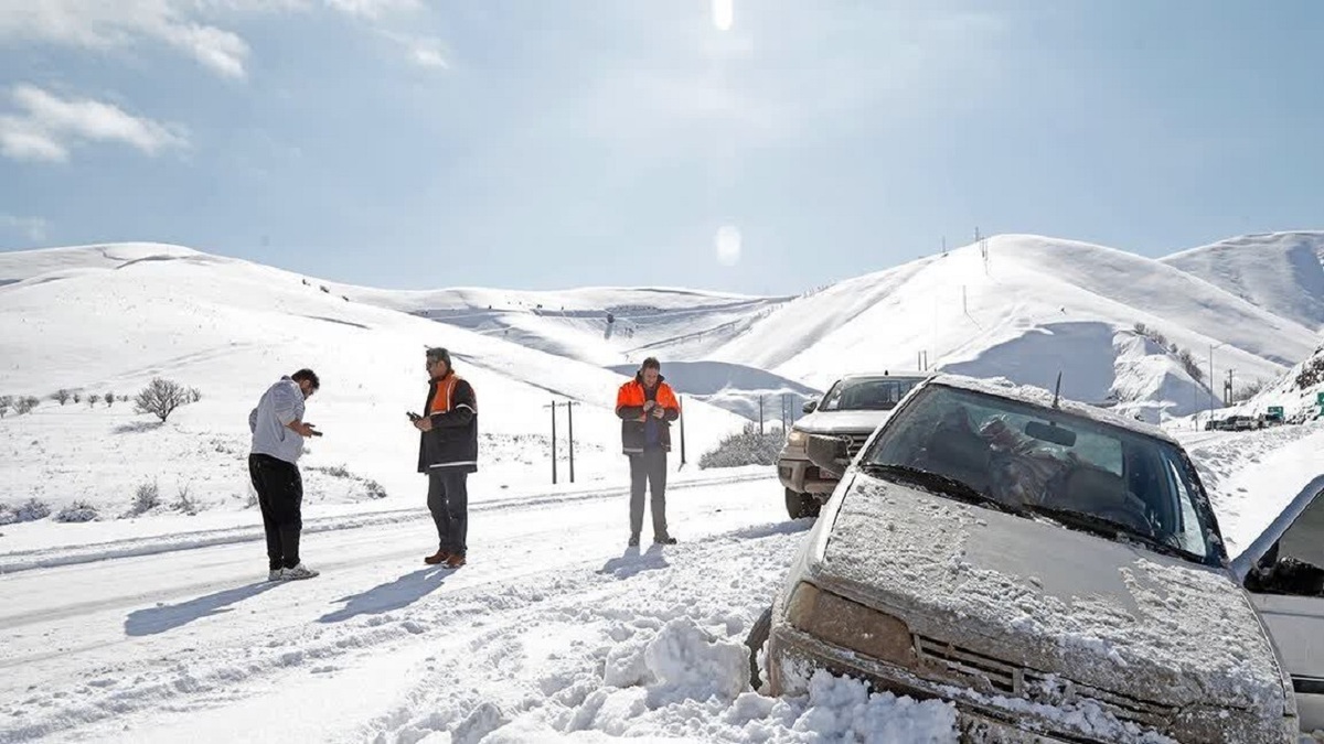 باشگاه خبرنگاران -کولاک در برخی مسیر‌های ارتباطی همدان