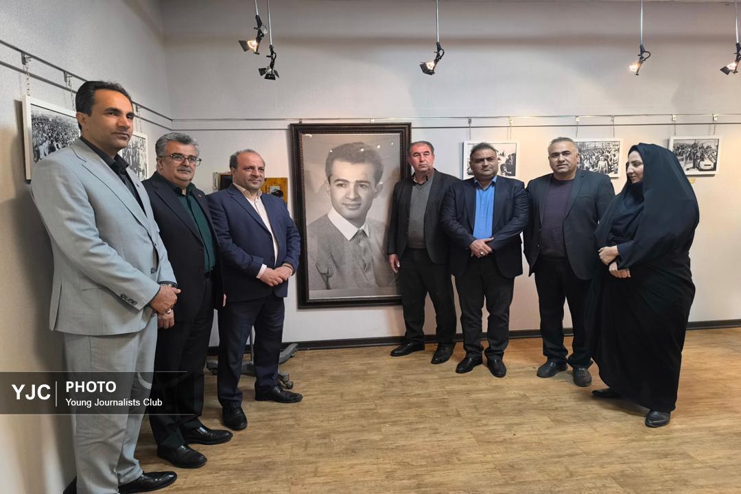 بازدید مسئولان کهگیلویه و بویراحمد از نمایشگاه عکس‌های کمتر دیده‌شده حاج یدالله حجازی