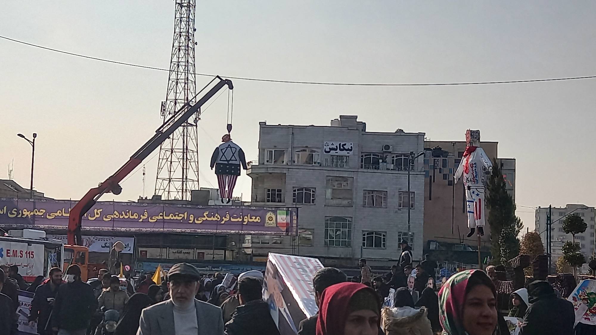 راهپیمایی ۲۲ بهمن در سراسر کشور/ مردم در سردترین روز سال به میدان آمدند