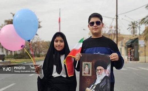 جلوه&zwnj;هایی ویژه از حضور نوجوانان در راهپیمایی ۲۲ بهمن در بافق+عکس