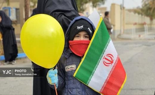 جلوه&zwnj;هایی ویژه از حضور نوجوانان در راهپیمایی ۲۲ بهمن در بافق+عکس