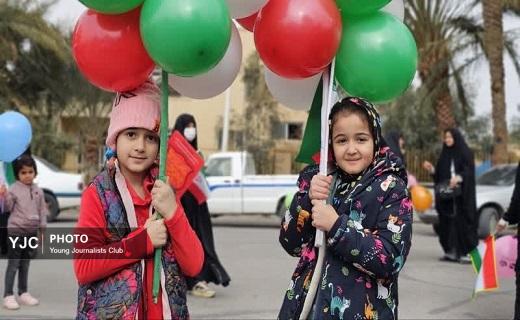 جلوه&zwnj;هایی ویژه از حضور نوجوانان در راهپیمایی ۲۲ بهمن در بافق+عکس