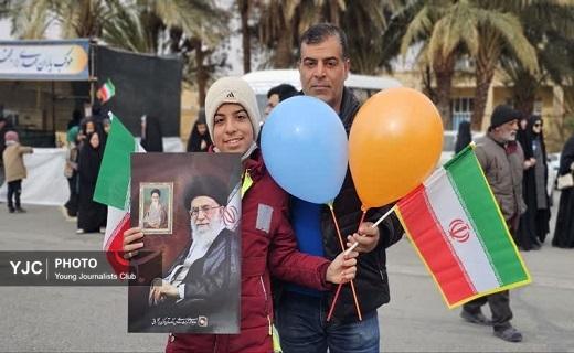 جلوه&zwnj;هایی ویژه از حضور نوجوانان در راهپیمایی ۲۲ بهمن در بافق+عکس