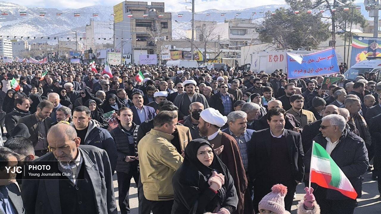 تصاویری از حماسه آفرینی مردم ایلام در راهپیمایی ۲۲ بهمن