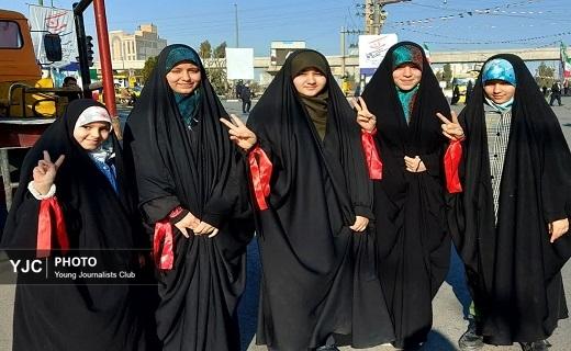شعله&zwnj;های امید در جشن انقلاب اسلامی قم