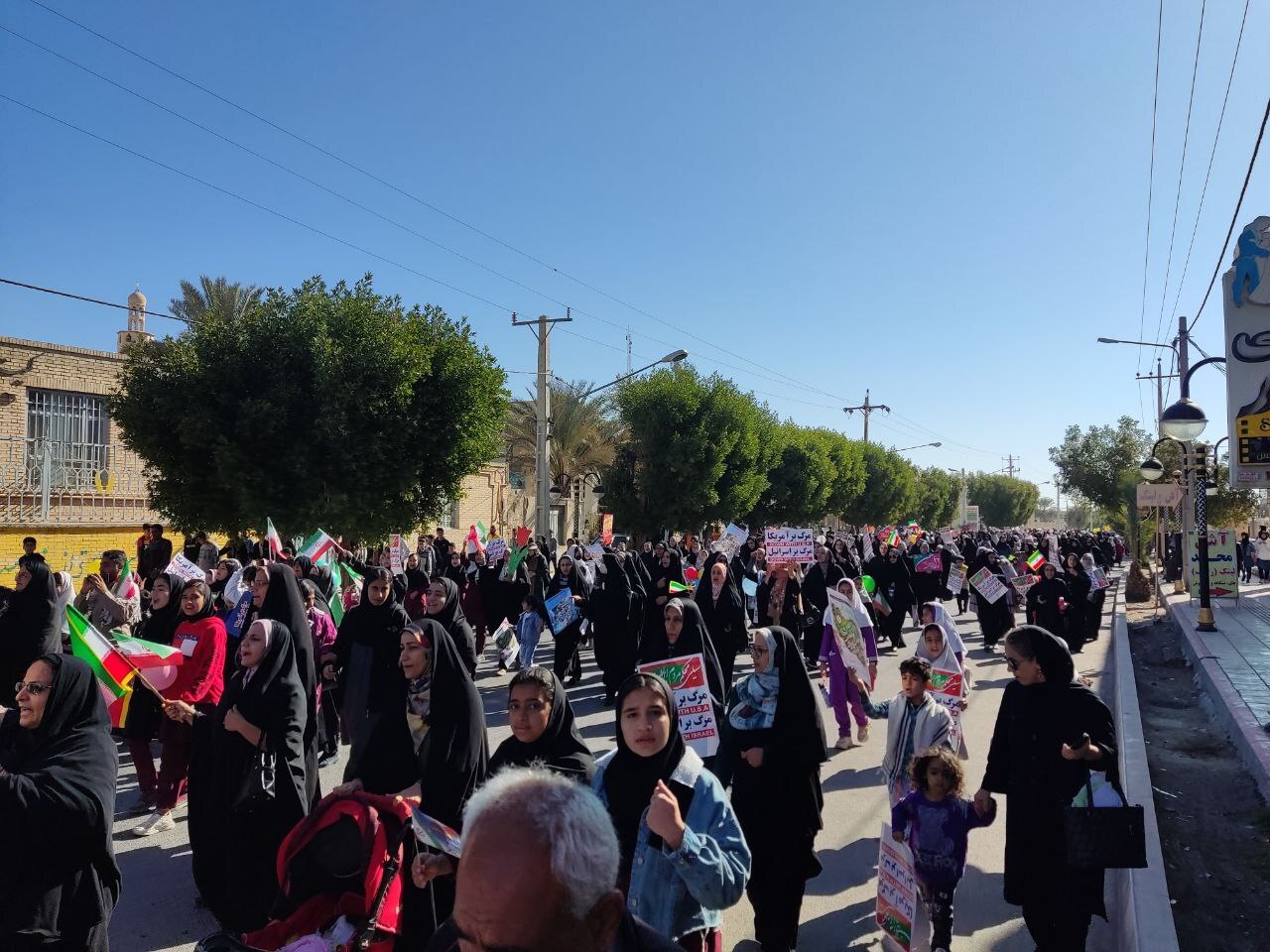 تصاویر مراسم راهپیمایی ۲۲ بهمن از لنز دوربین شهروند خبرنگار + فیلم و عکس تصاویر مراسم راهپیمایی ۲۲ بهمن از لنز دوربین شهروند خبرنگار + فیلم و عکس