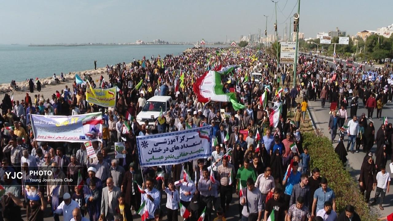 گزارش تصویری از راهپیمایی یوم الله ۲۲ بهمن ۱۴۰۳ در بندرعباس