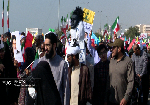 گزارش تصویری از راهپیمایی یوم الله ۲۲ بهمن ۱۴۰۳ در بندرعباس
