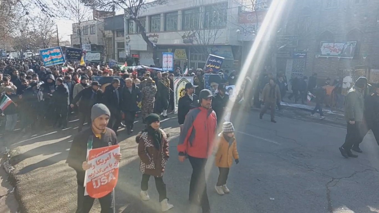 راهپیمایی اهری‌ها در سرمای زیر ۱۰ درجه در روز ۲۲ بهمن + فیلم