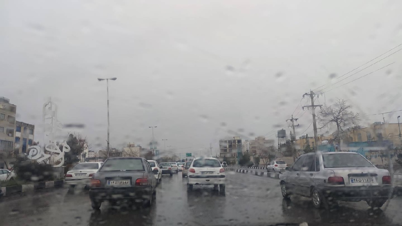 بارش باران، شیراز را فراگرفت + فیلم
