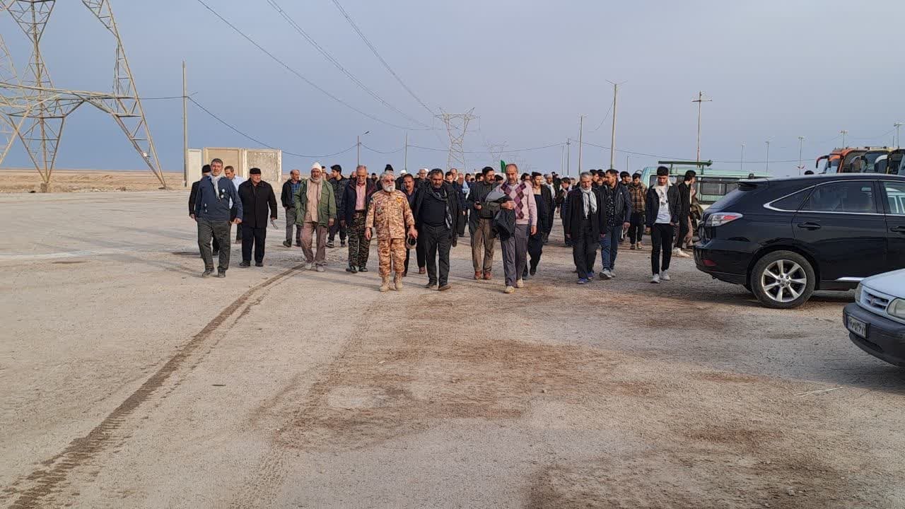 تصاویری از اعزام کاروان راهیان نور از خوی به مناطق عملیاتی جنوب کشور