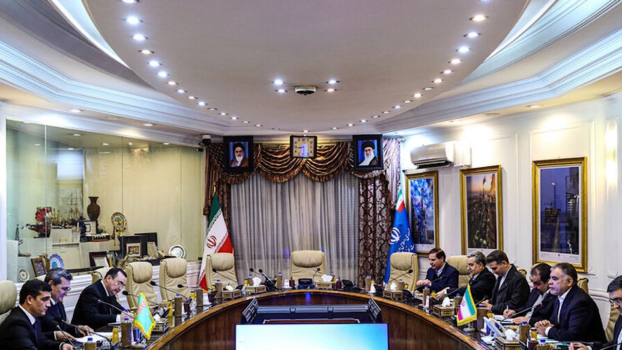 همکاری نفتی تهران - عشق‌آباد گسترش می‌یابد