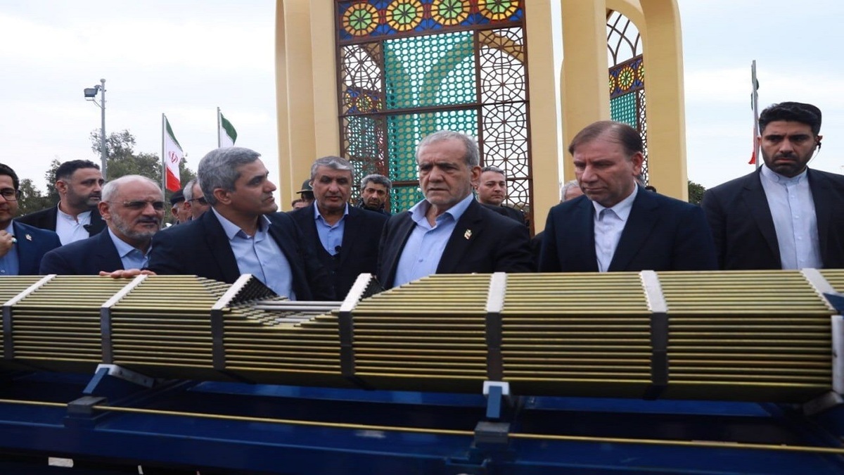 باشگاه خبرنگاران -پزشکیان از نیروگاه هسته‌ای بوشهر بازدید کرد/ آغاز عملیات اجرایی در فاز‌های ۲ و ۳ نیروگاه