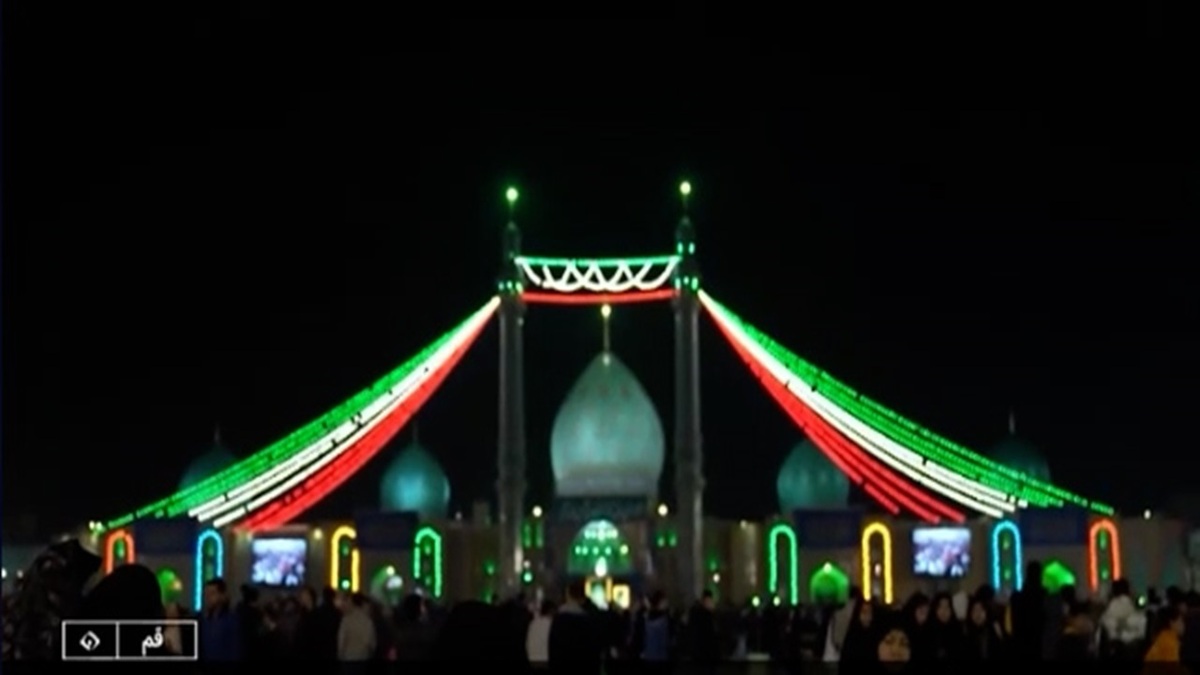 حضور باشکوه زائران در مسیر جمکران + فیلم