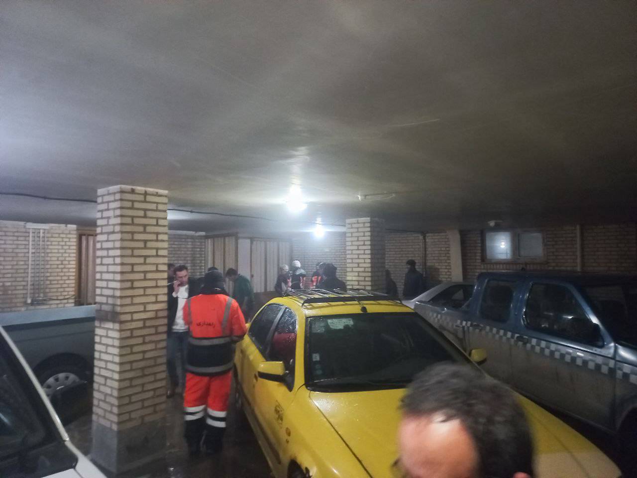 امدادرسانی عوامل راهداری به ۲۰۰ خودروی گیر افتاده در برف امدادرسانی عوامل راهداری به ۲۰۰ خودروی گیر افتاده در برف